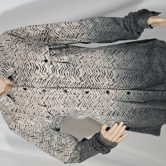 Shirt - Picture 3 of 8